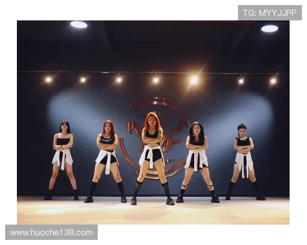 世界足球明星女装风潮引领时尚潮流展现个性魅力与运动精神